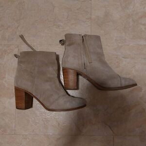 Toms  lunata suede boots size 7